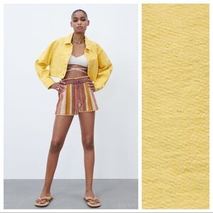 NWT. Zara 100% Cotton Yellow Cropped Collared Overshirt. Size XS.